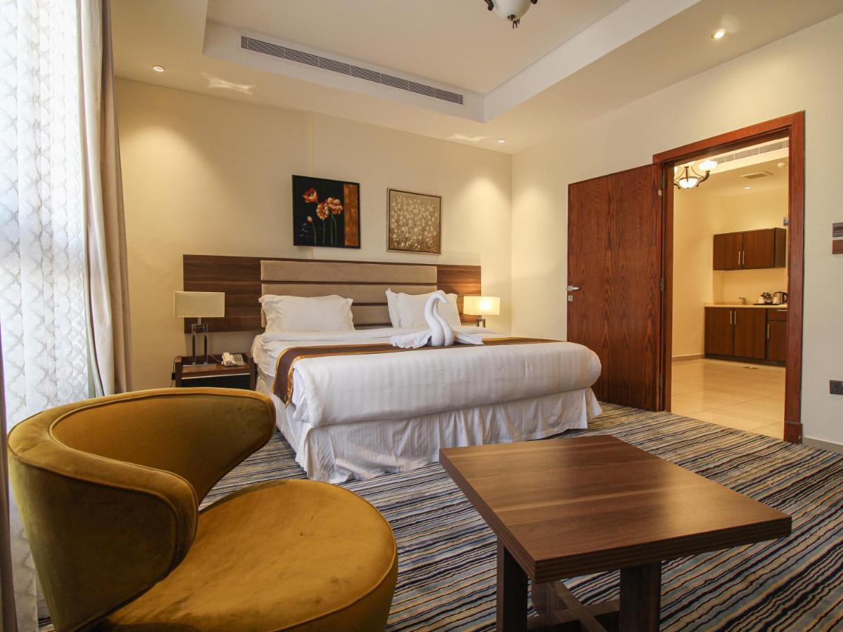 Friesian Hotel Suites Dschidda Exterior foto